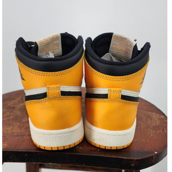 Youth Nike Air Jordans Retro 1 Taxi Yellow Toe Size 1.5Y 1.5 - Picture 7 of 12